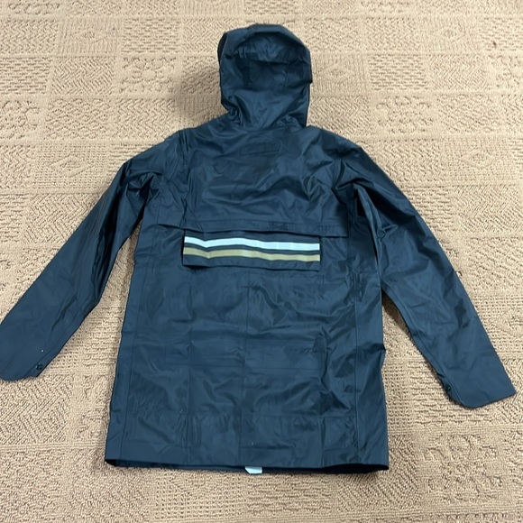 New CANADA GOOSE BLACK LABEL “want les essentials” Packable rain coat size S - Picture 11 of 16